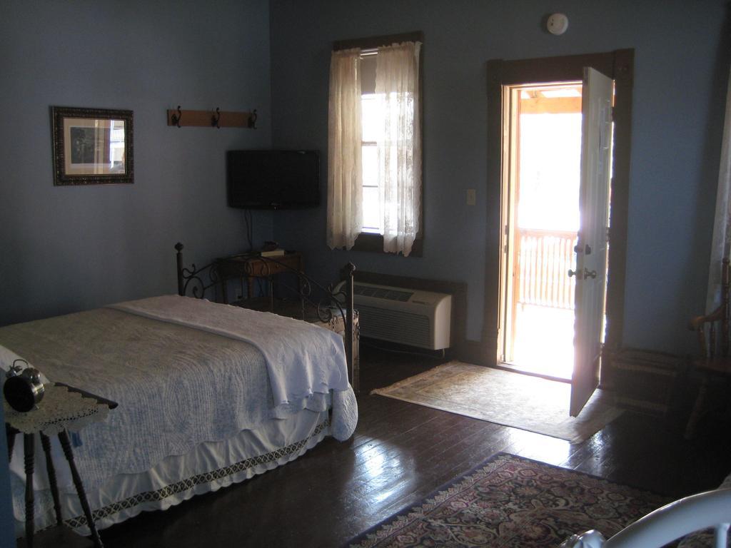 Hotel Backwoods Bed And Bath McGregor Esterno foto