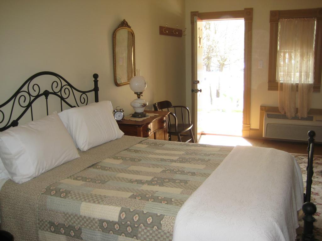 Hotel Backwoods Bed And Bath McGregor Esterno foto